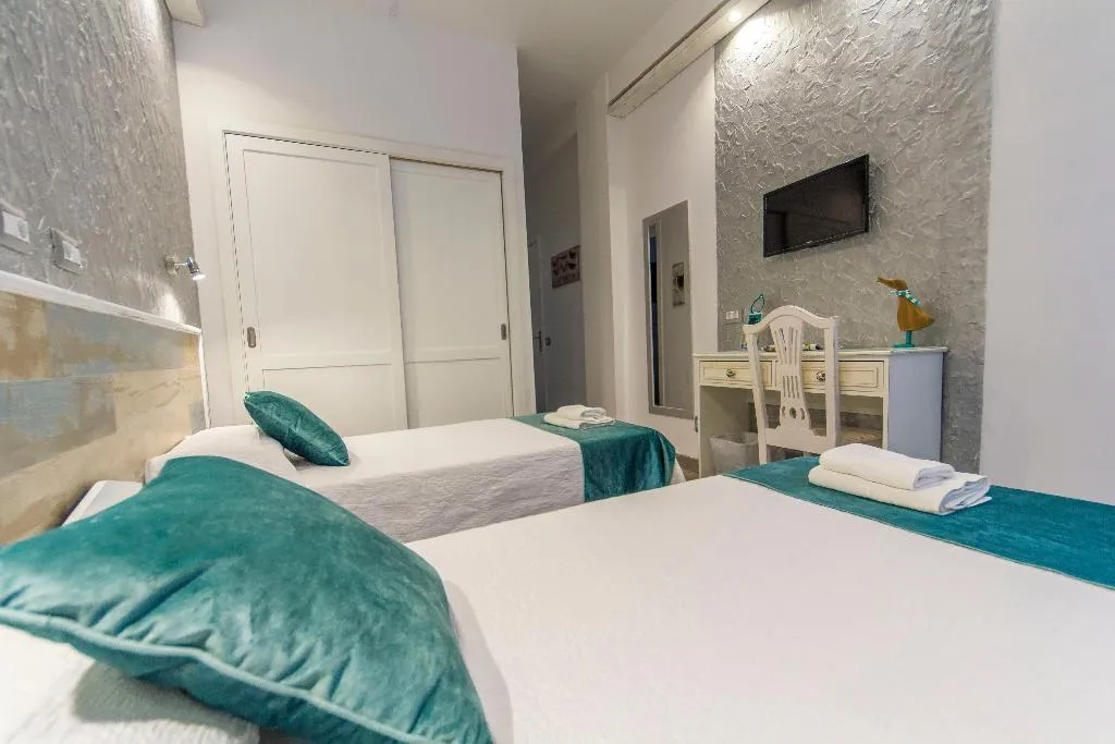 Room, Sun Holidays, Tenerife