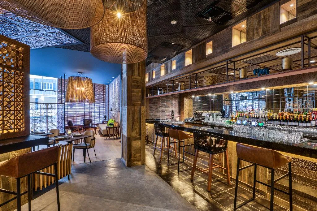 Bar, Crowne Plaza Dubai Marina, Dubai