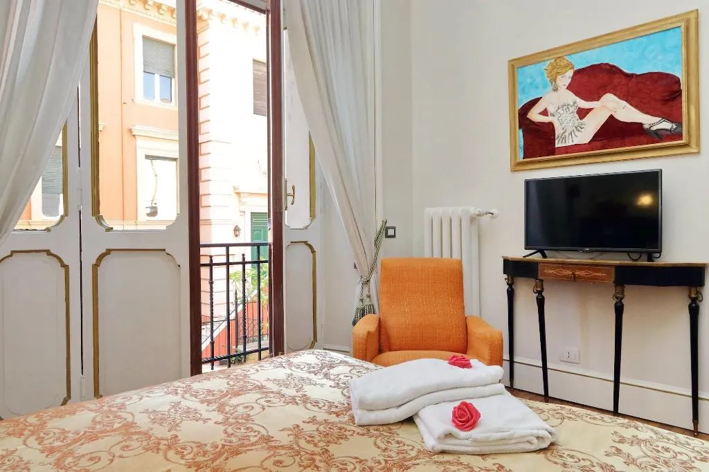 Room, Domus Monamì Luxury Suites, Rome