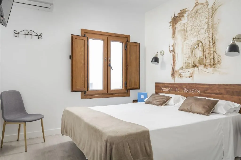 DOUBLE SINGLE USE WITH DOUBLE BED Room, YIT Puerta Bisagra, Madrid