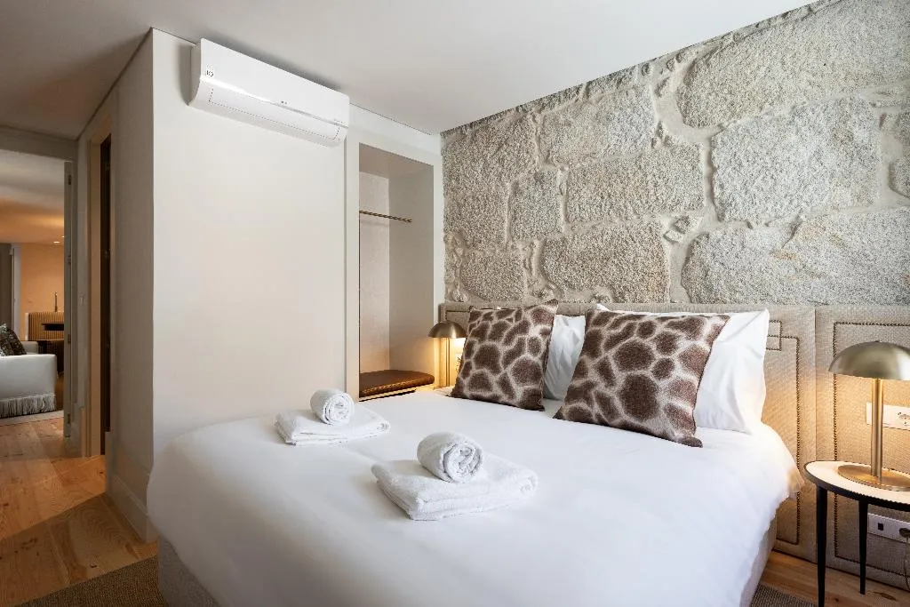 APARTMENT TWO BEDROOMS Room, Líbere Porto Laranjais, Porto
