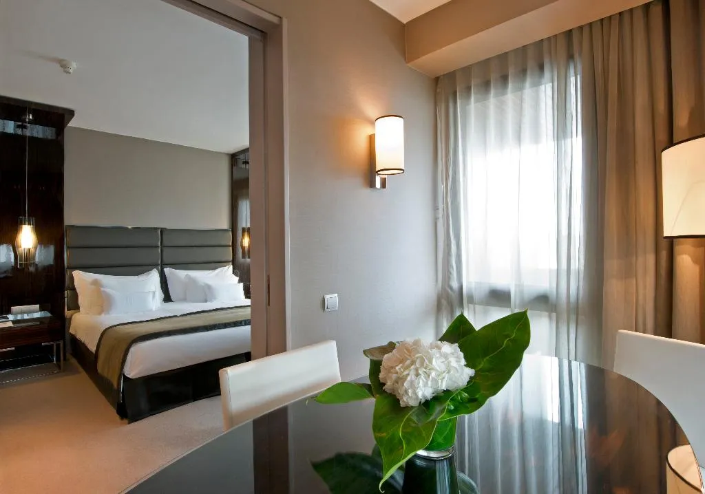 JUNIOR SUITE STANDARD Room, Altis Grand Hotel, Lisbon