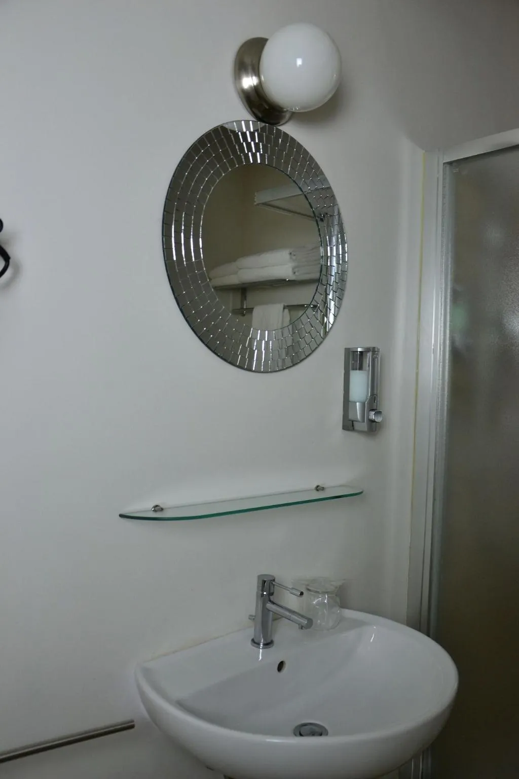 Room, Bed & Breakfast Leopoldo, Florence