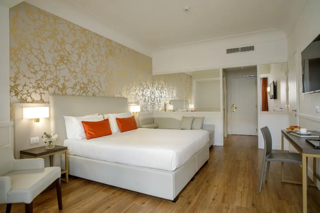 TRIPLE SUPERIOR Room, Shangri La Roma, Rome