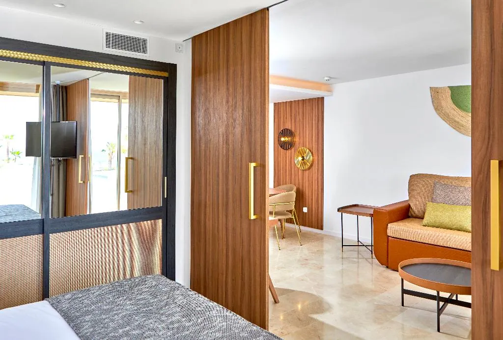 SUITE CAPACITY 4 Room, Zafiro Palace Andratx, Majorca