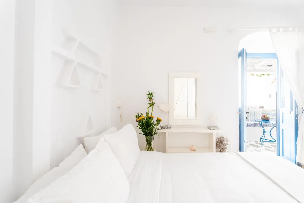 DOUBLE DELUXE WITH TERRACE Room, Eleanna's Suites Mykonos, Mykonos