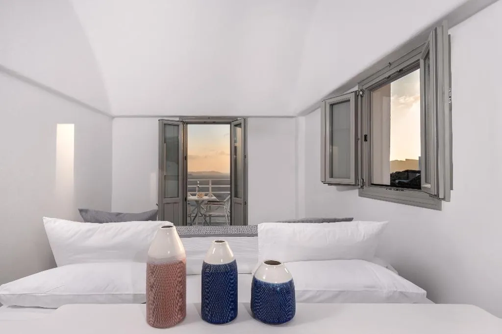 JUNIOR SUITE WITH DOUBLE BED Room, Caldera Premium Villas, Santorini