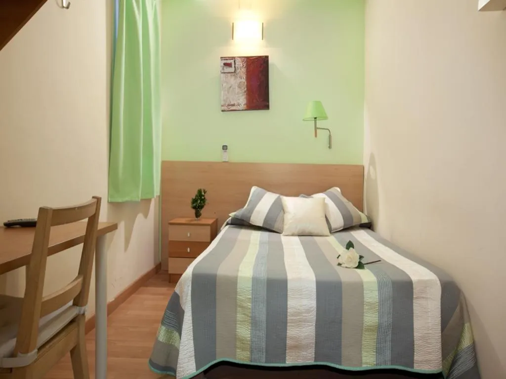 General view, Hostal Felipe II, Barcelona