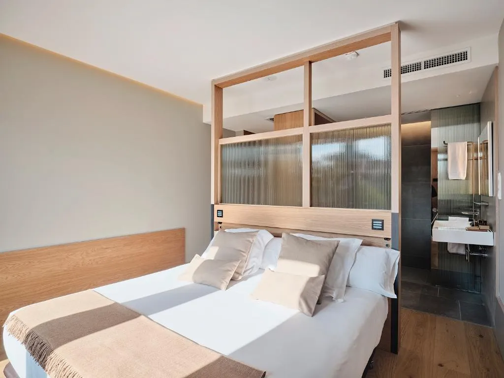 DOUBLE ONE BED Room, Qgat Suites & Events, Barcelona