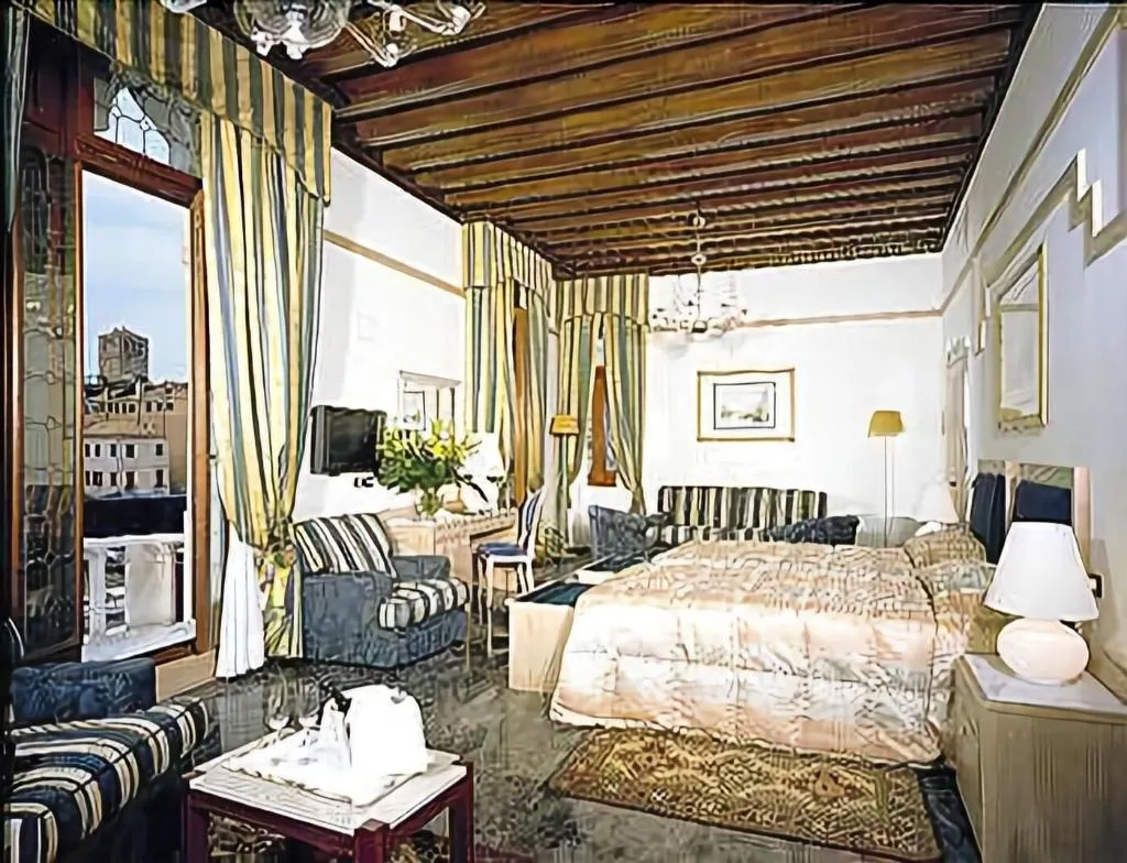 Room, Foscari Palace, Venice