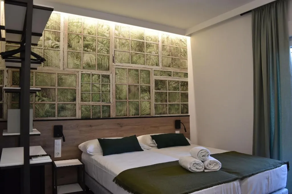TWIN WITH BALCONY Room, Casp Green House, Barcelona