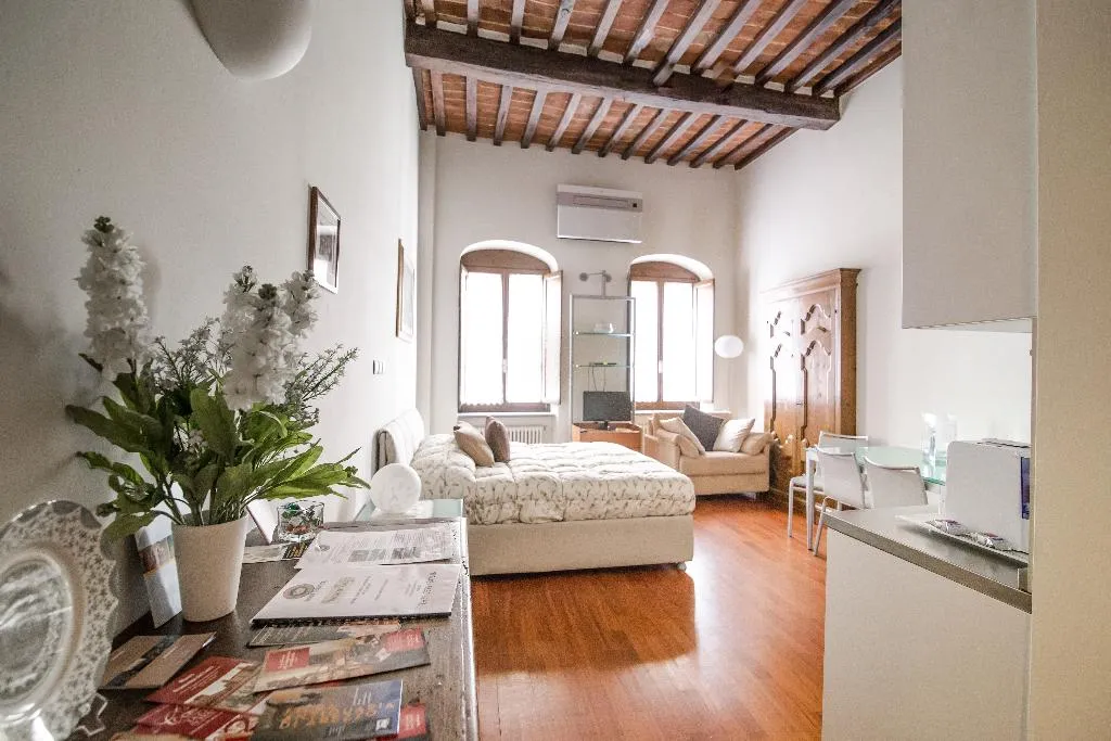 JUNIOR SUITE ONE BED Room, La Corte Del Re, Florence