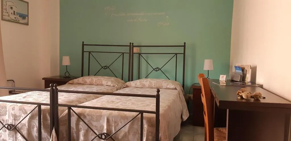 TRIPLE TWO BEDS Room, Donna Rosa Hotel, Taormina