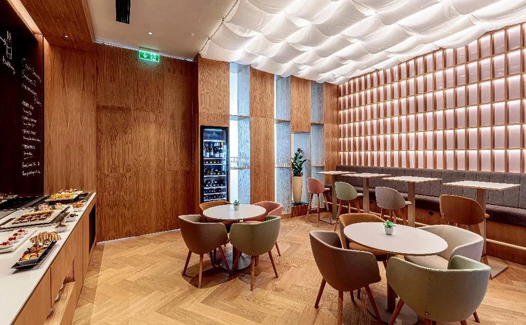 Bar, Holiday Inn Prague Congress Centre, Prague