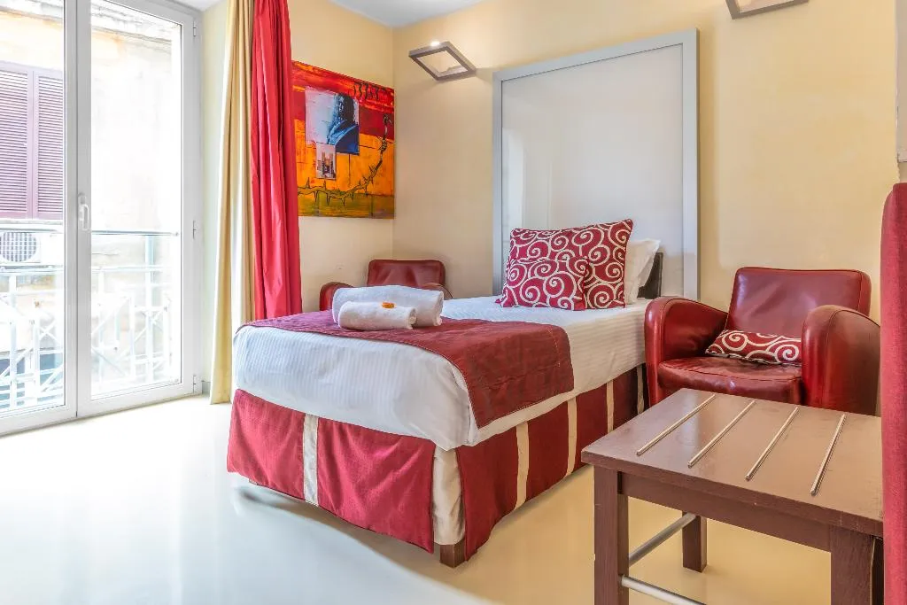 TRIPLE PREMIUM SUPERIOR Room, La Griffe Hotel Roma, Rome