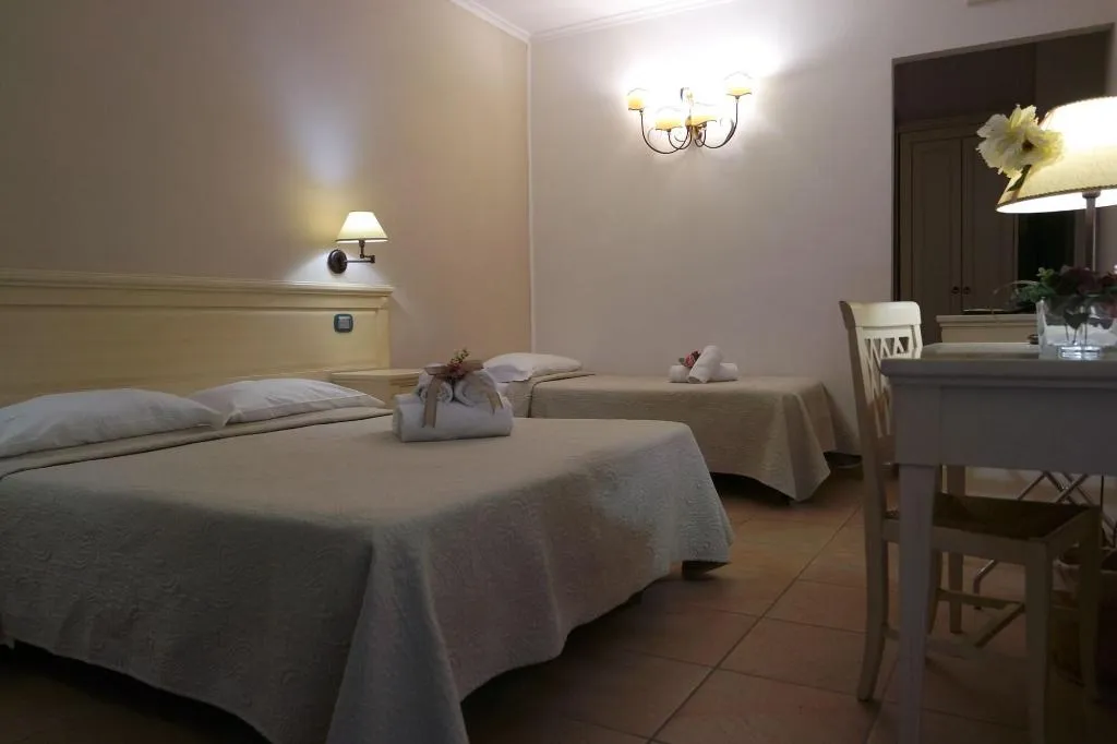 Room, Hotel Santa Caterina, Naples