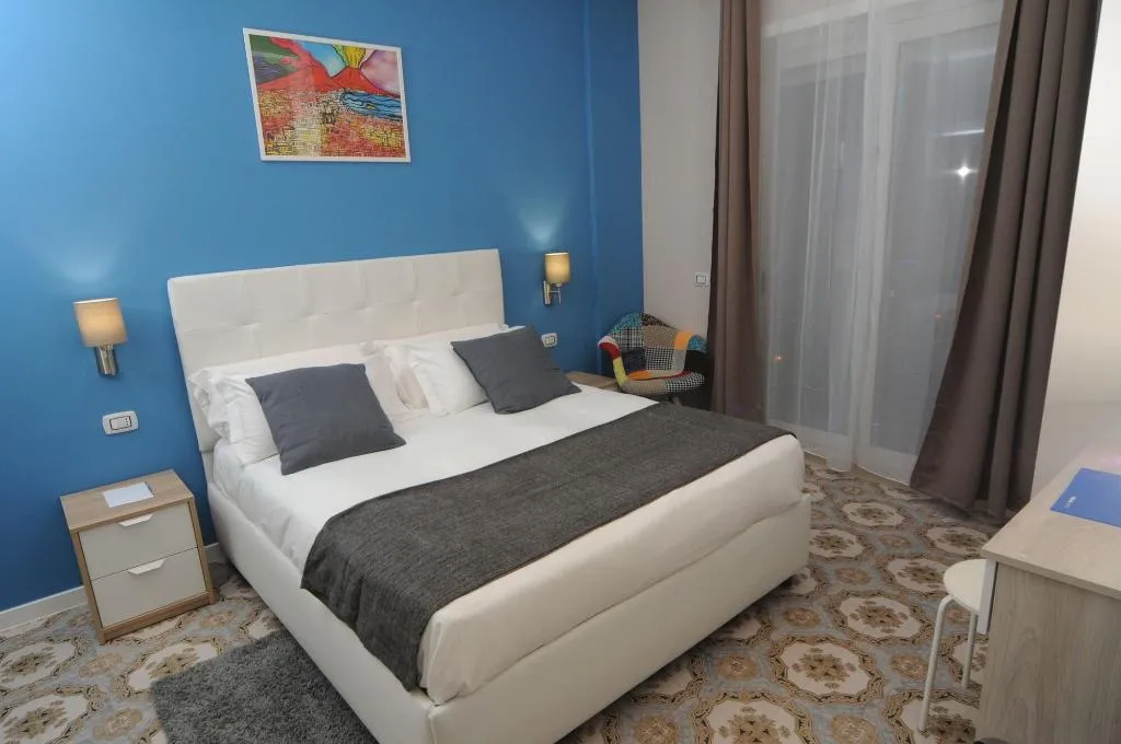 Room, La Casa Di Giorgio, Naples