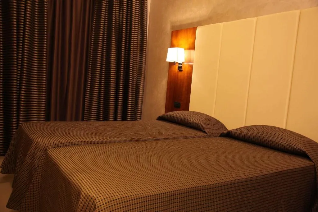 Room, B&B Federica's House in Rome, Naples