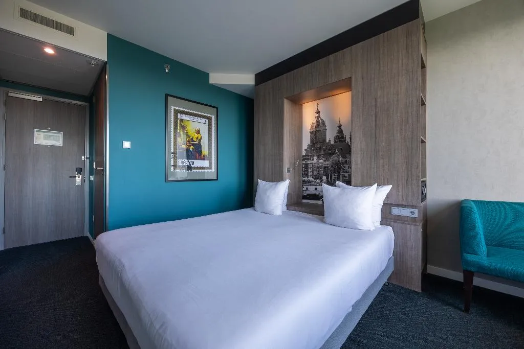 DOUBLE DELUXE KING BED Room, Leonardo Hotel Amsterdam Rembrandtpark, Amsterdam