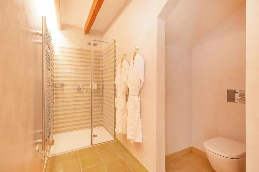 Room, D'Es Puig, Majorca
