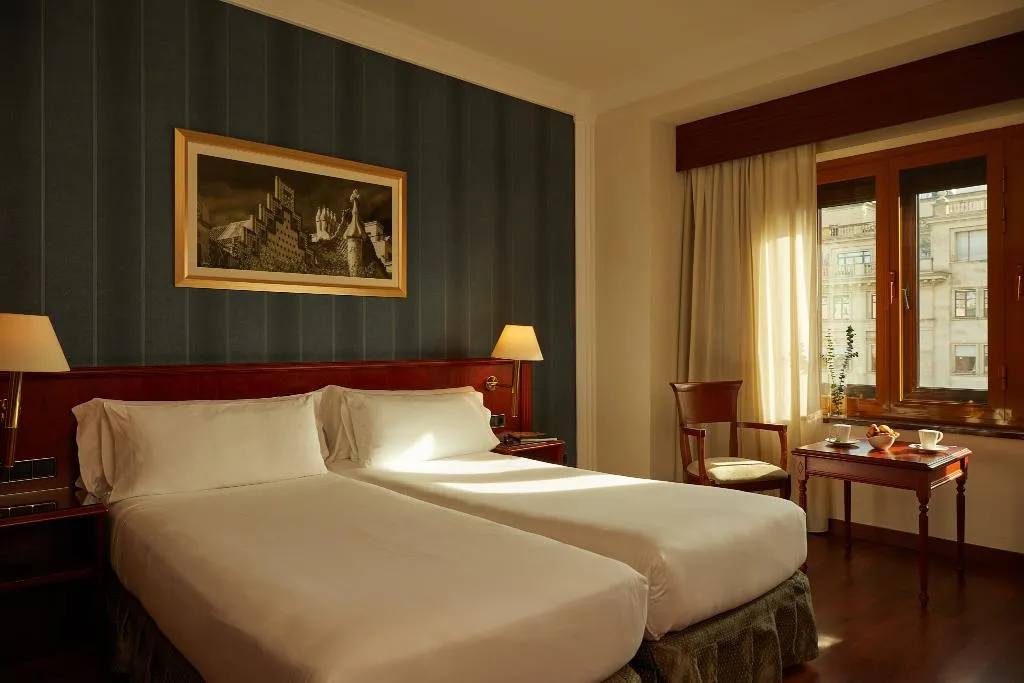 FAMILY ROOM WITH VIEWS Room, El Avenida Palace, Barcelona