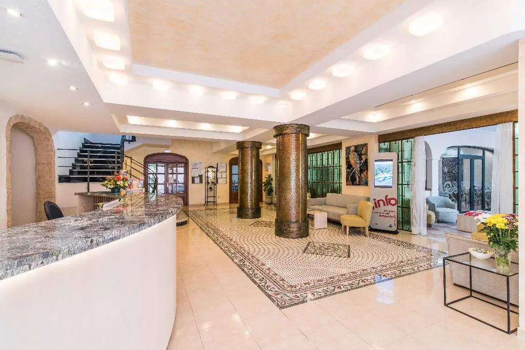 Lobby, Baviera Hotel, Majorca
