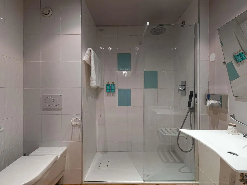 DOUBLE Accessible Room, Novotel Caserta Sud, Naples