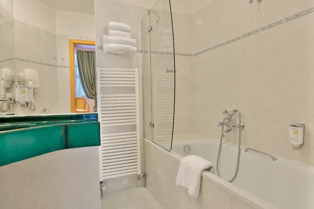 DOUBLE DELUXE Room, Belvedere Wellness Hotel Marianske Lazne, Prague