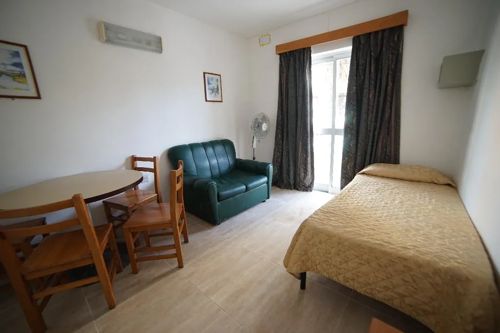 Room, Cardor Holiday Complex, Malta