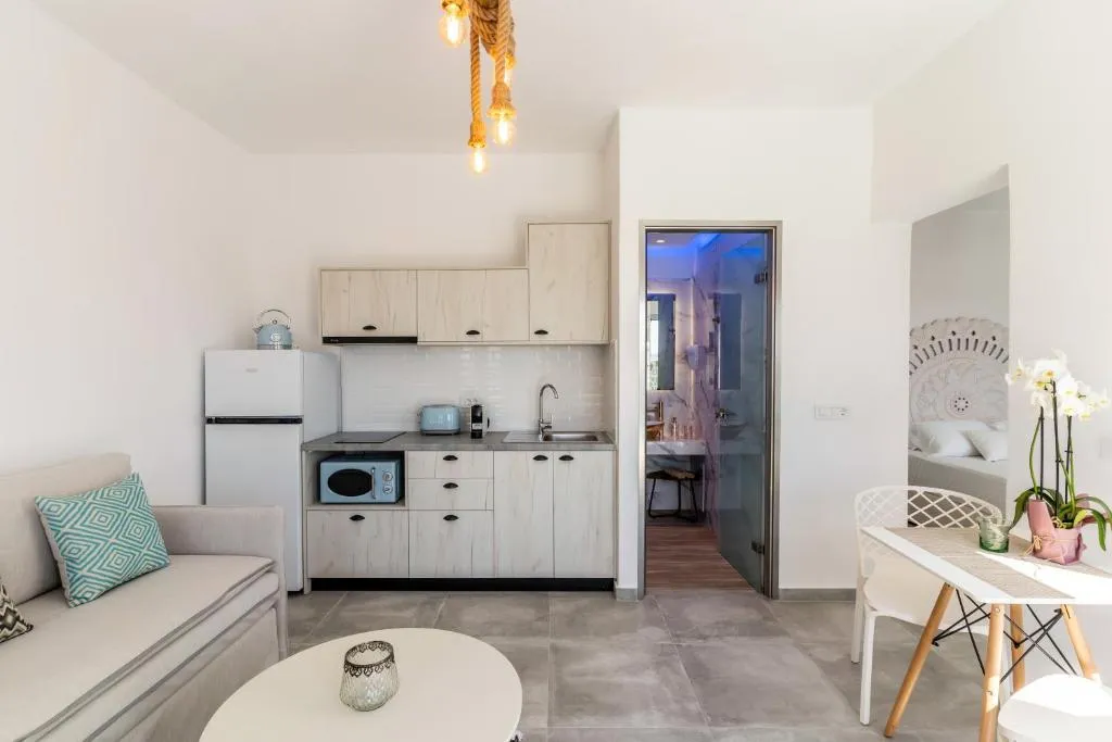 SUITE WITH PRIVATE POOL Room, Santorossa Luxury Villas, Santorini