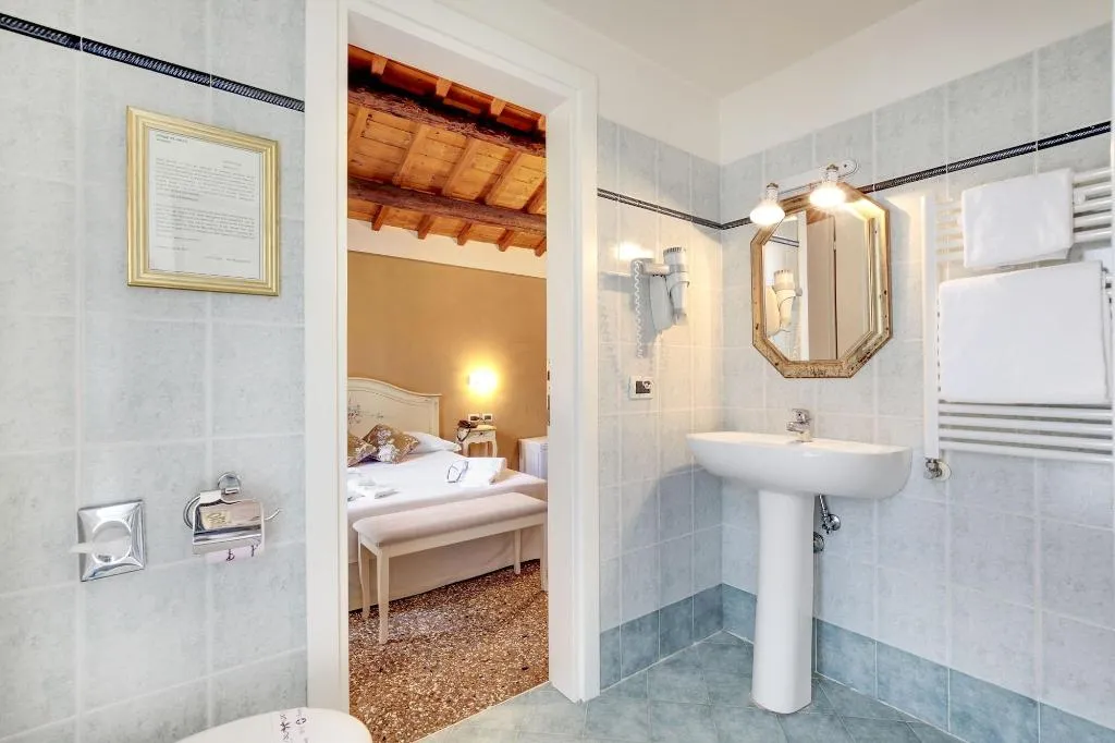 Room, Ca' Riza, Venice