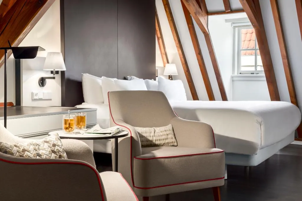 DOUBLE PREMIUM Room, NH Collection Amsterdam Barbizon Palace, Amsterdam
