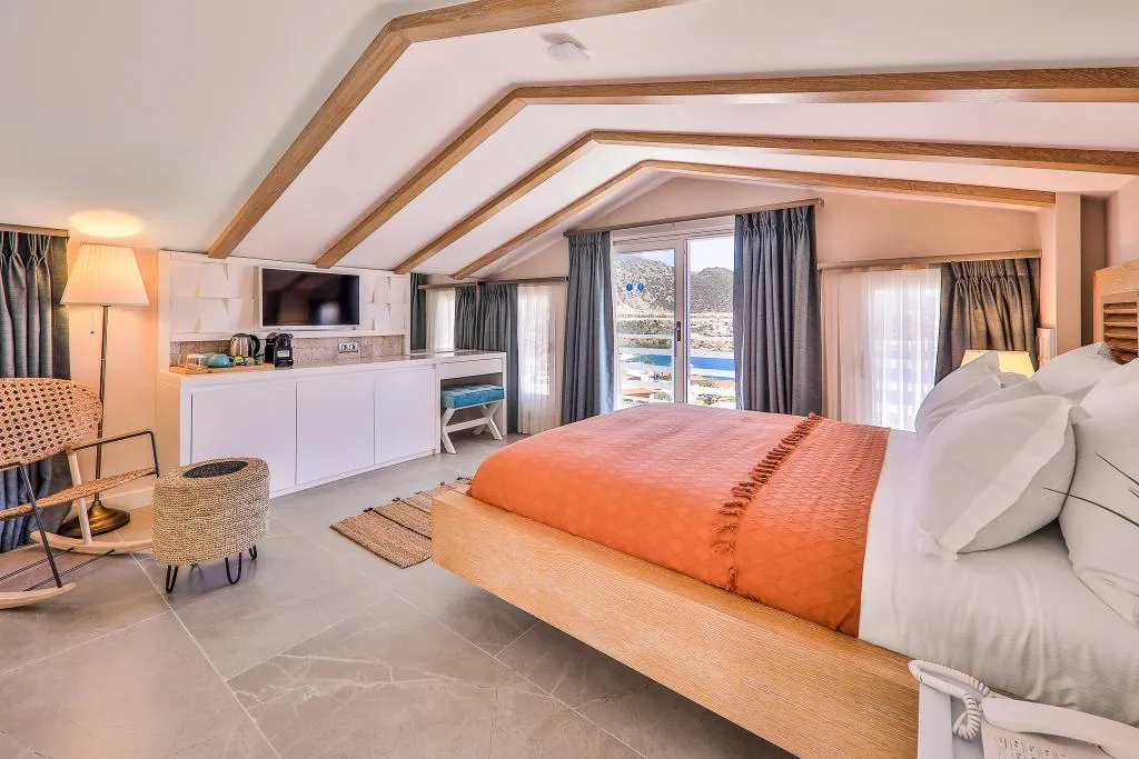 DOUBLE WITH JACUZZI Room, Kalkan Saray Suites, Dalaman