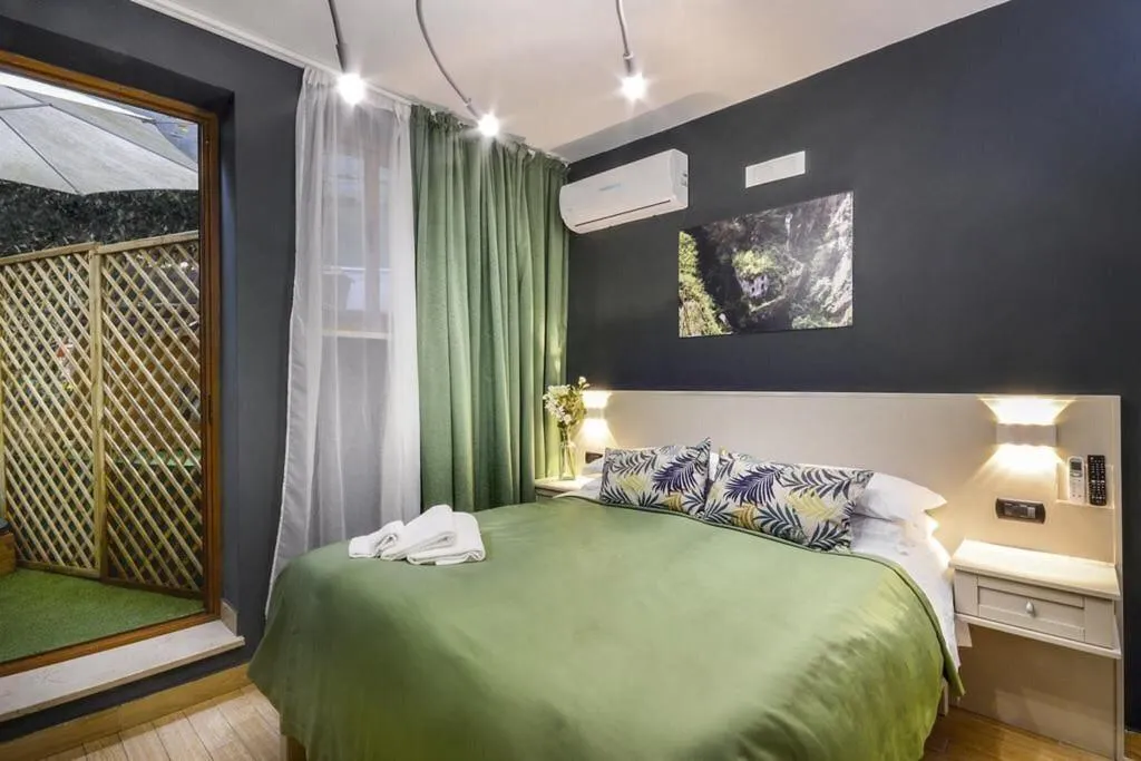 Room, B B Sorrento Queen, Naples