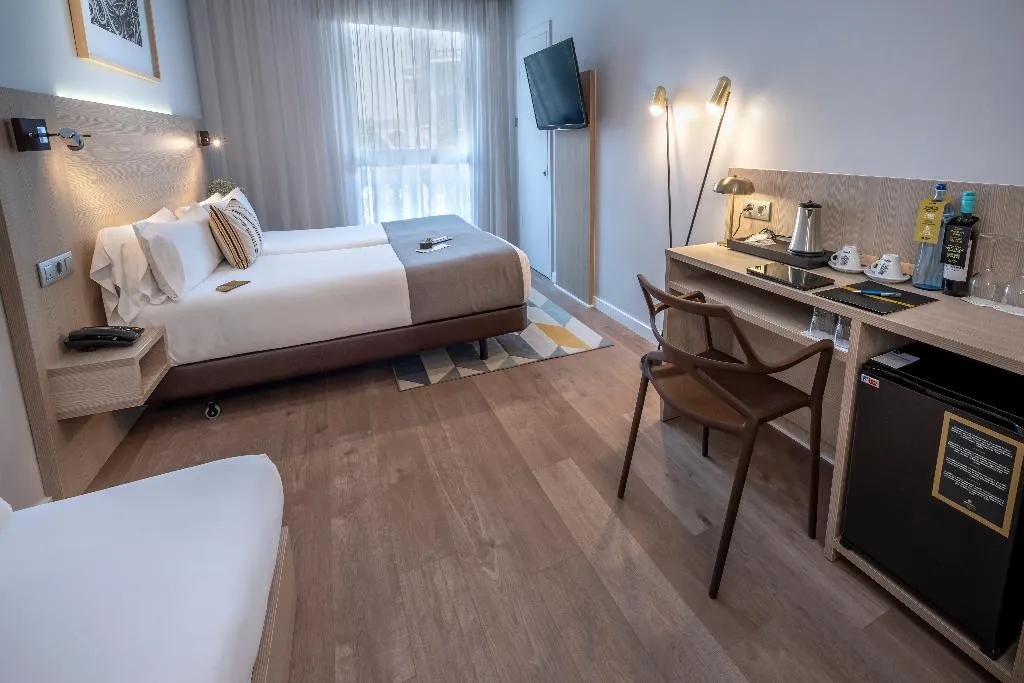 Double or Twin DELUXE WITH VIEWS Room, Serhs Rivoli Rambla, Barcelona