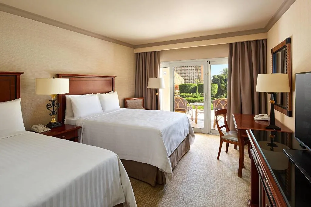 Room, Cairo Marriott hotel & Omar Khayyam Casino, Cairo