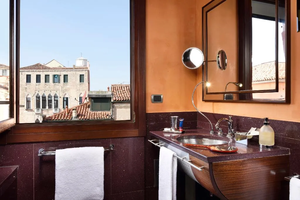 DOUBLE EXECUTIVE Room, Ca Pisani, Venice
