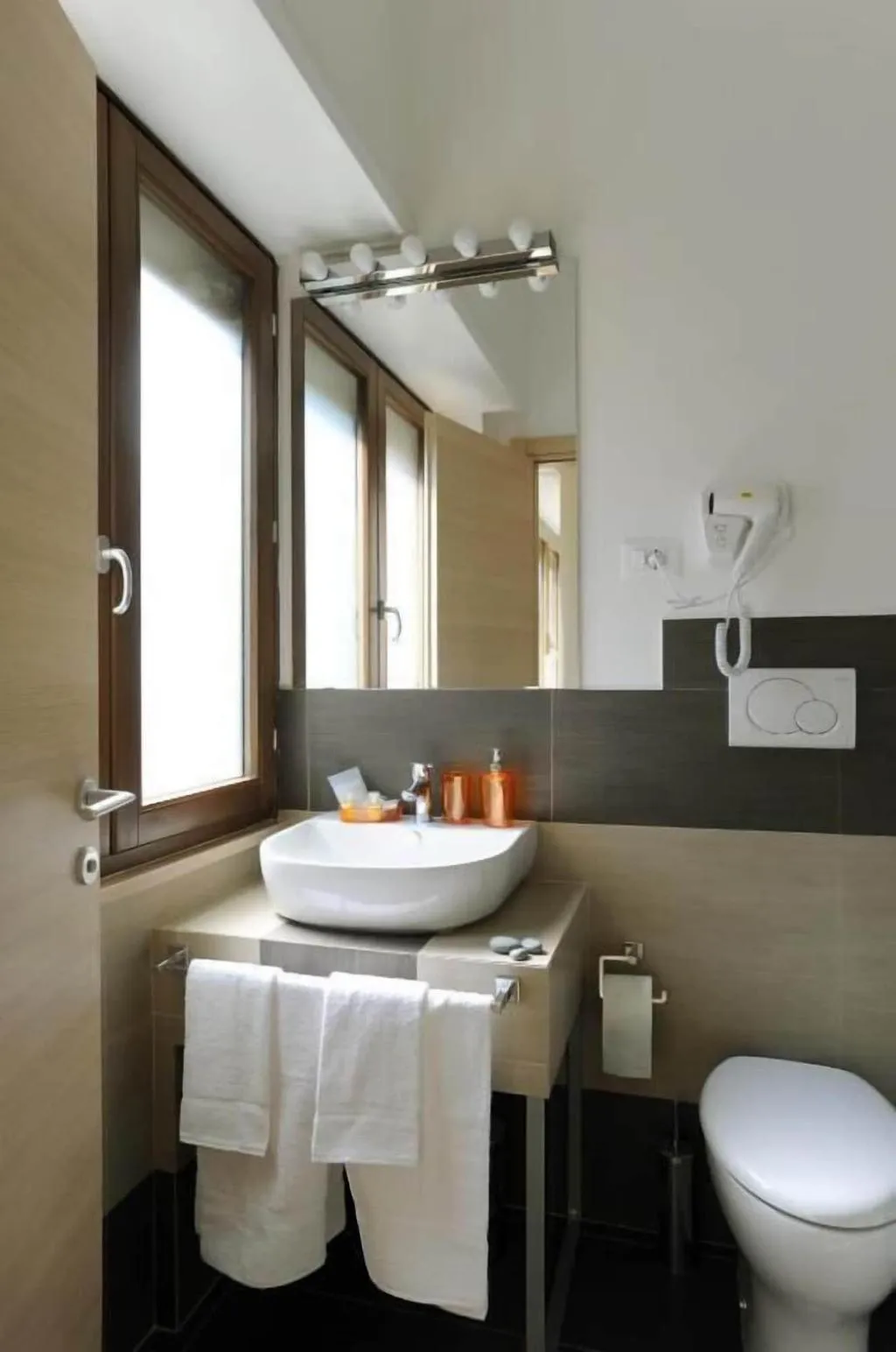Room, Honey Rooms, Rome