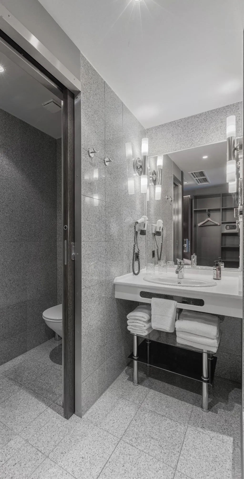 Double or Twin SUPERIOR Room, Titanic Comfort Kurfuerstendamm, Berlin