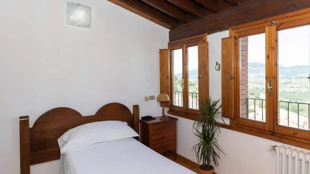 Room, Villa Bonelli, Florence