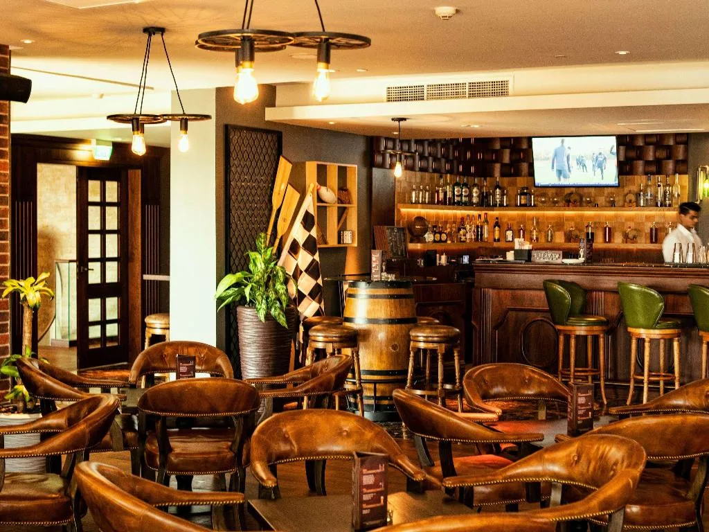 Bar, Sofitel Dubai The Palm, Dubai