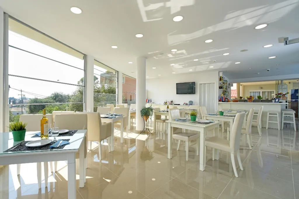 Bar, Palapart Gikas Suites And Studios, Corfu