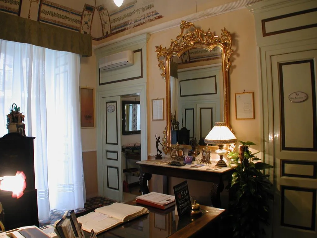 Lobby, Casa Raffaele Conforti, Naples