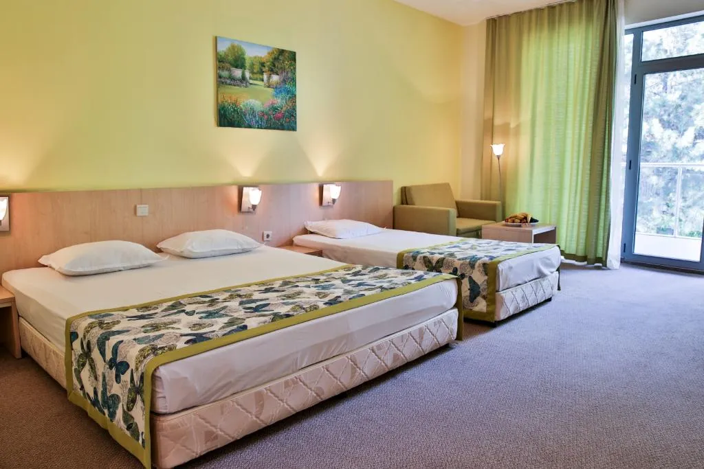 TRIPLE GARDEN VIEW Room, Park hotel Golden Beach, Varna