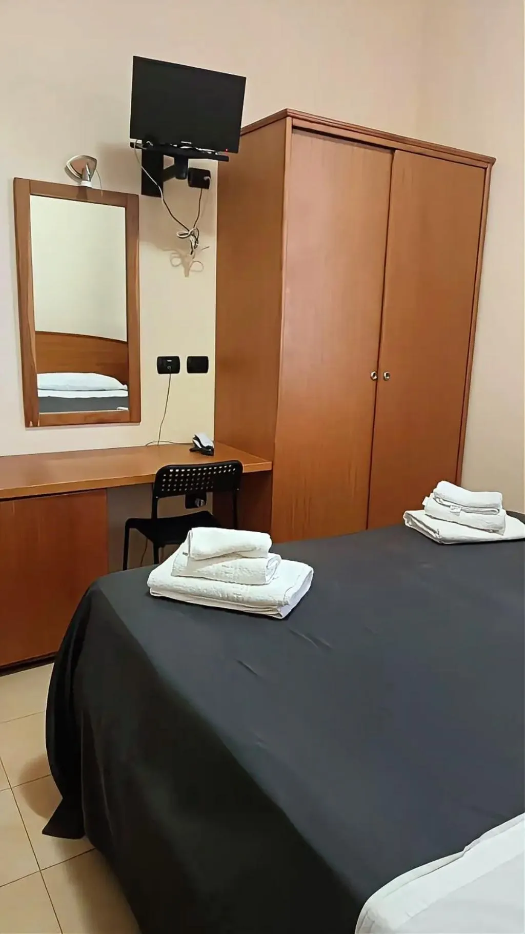 BUNGALOW CAPACITY 2 Room, Hydra Club Hotel Village, Naples