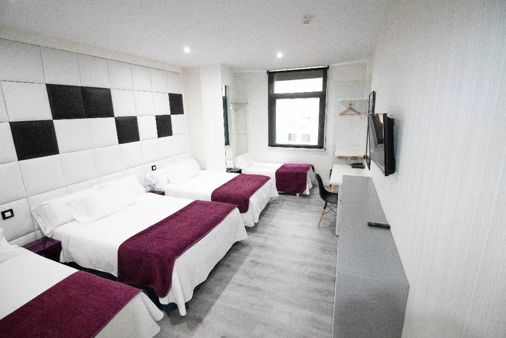 FAMILY ROOM STANDARD Room, Avenida de España, Madrid