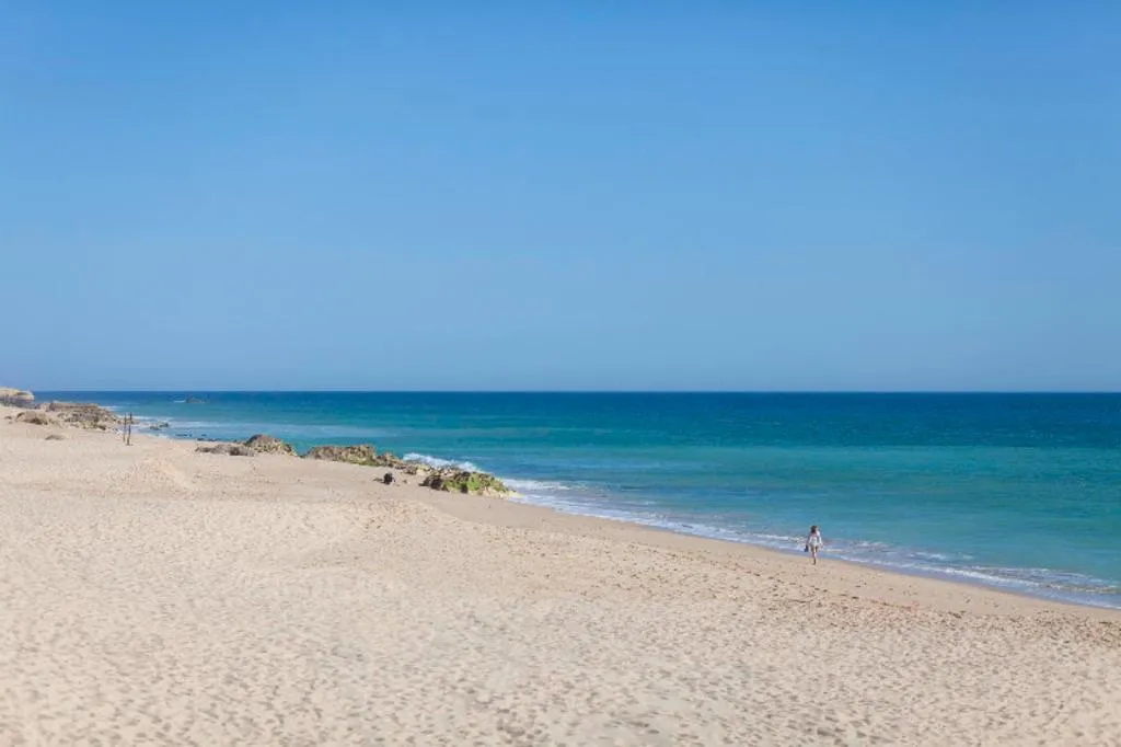 Beach, Wine & Books by the sea - Algarve Resort, Algarve