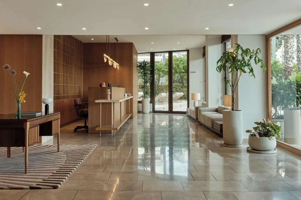 Lobby, Golden Sun, Athens