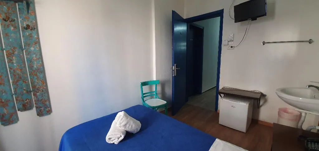 SINGLE WITH SHARED BATHROOM Room, Sparta Team Hotel- Hostel, Athens