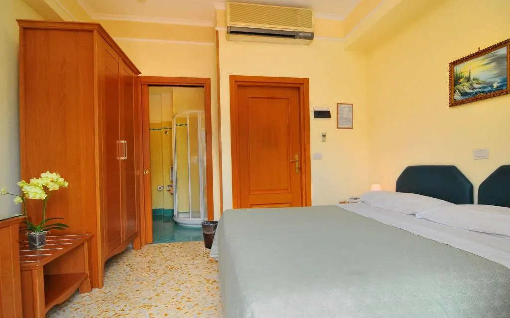 TRIPLE STANDARD Room, Tourist, Naples